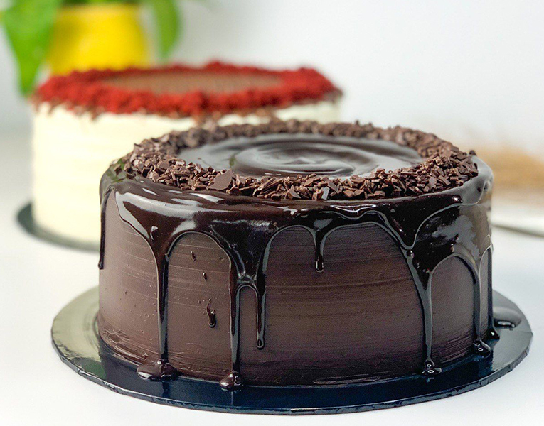 SUGAR DINDA: Dari kejuruteraan kepada seni kek premium, kini tempa nama tembusi pasaran luar bandar