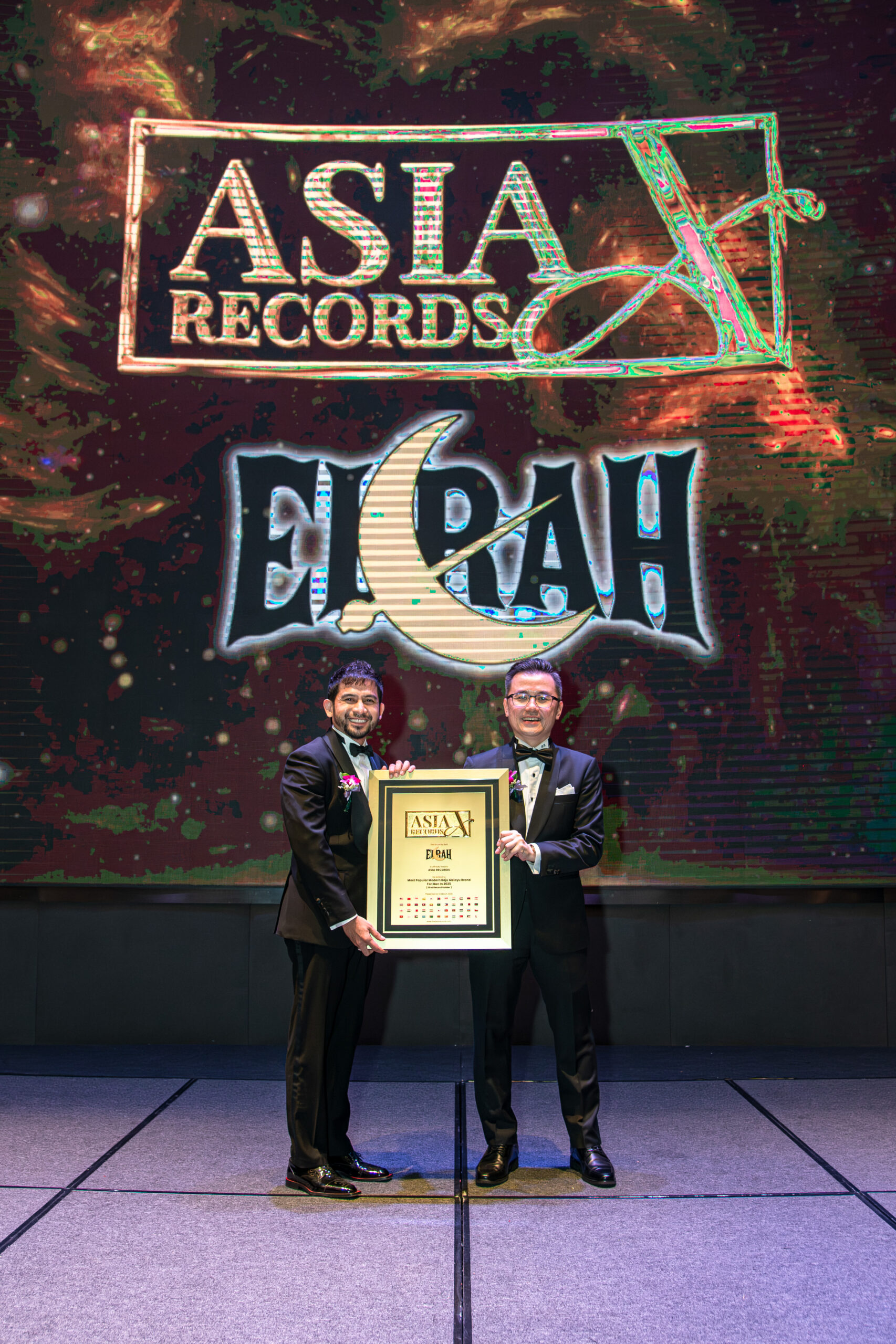elrah-most-popular-modern-baju-melayu-brand-asia-record.jpg