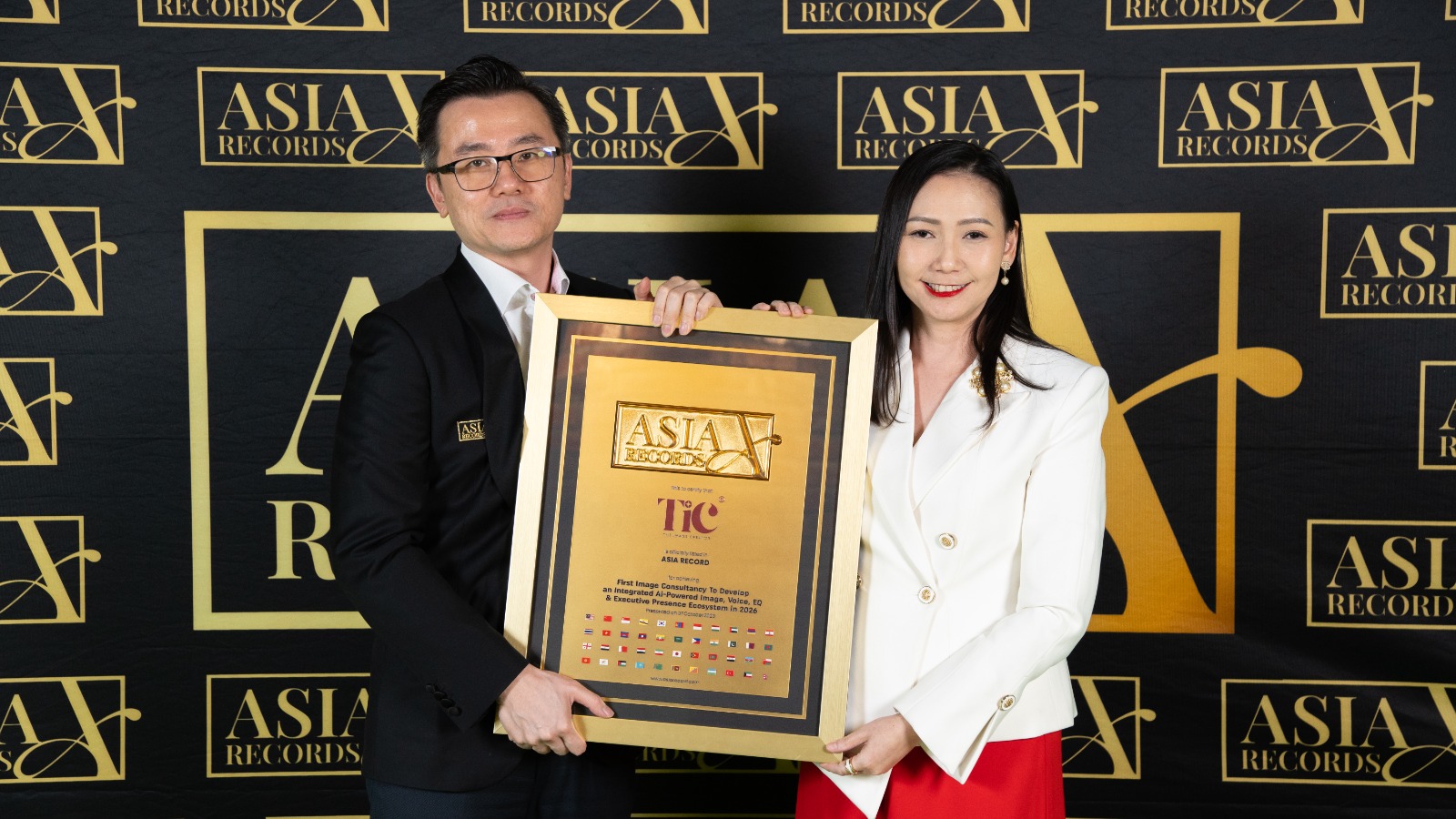 Picture Dr Wendy with Dato KK Chua Asia record